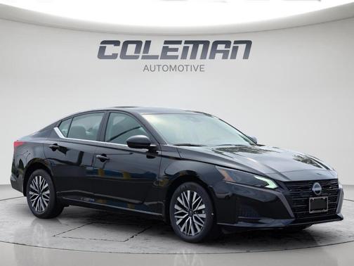 Black 2026 Nissan Altima SV