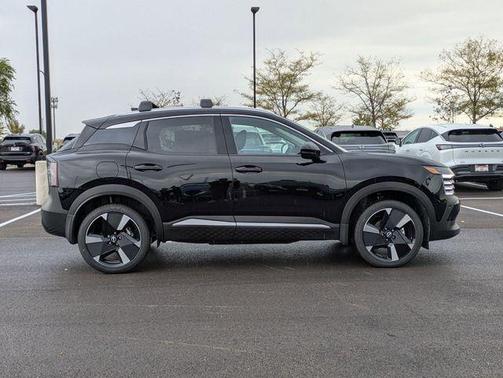 Super Black 2026 Nissan Kicks SR