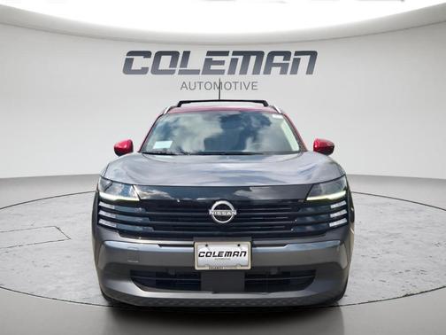 2t Gun Red Roof 2026 Nissan Kicks SV