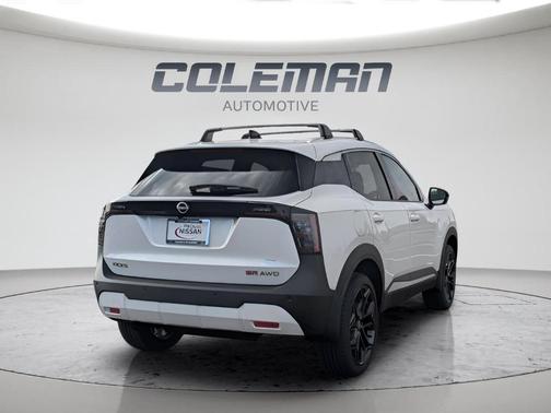 Aspen White Tri 2026 Nissan Kicks SR