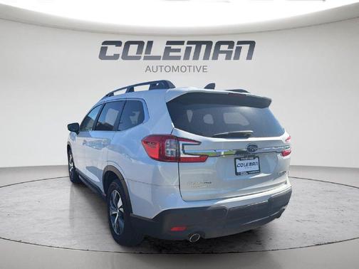 Crystal White Pearl 2025 Subaru Ascent Premium