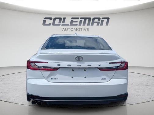 Ice 2025 Toyota Camry SE