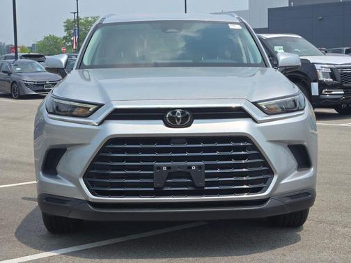 Celestial Silver Metallic 2025 Toyota Grand Highlander XLE