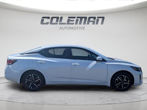 Aspen White 2025 Nissan Sentra SV