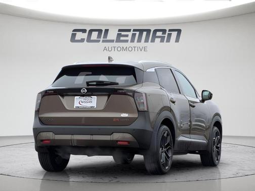 Canyon Bronze M 2025 Nissan Kicks SR