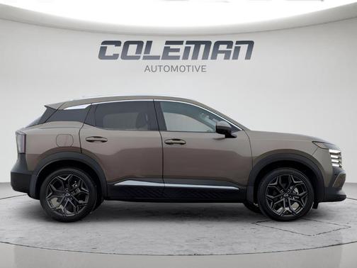 Canyon Bronze M 2025 Nissan Kicks SR