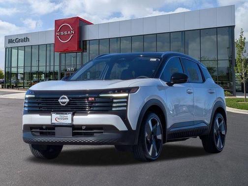 2t Wht Blk Roof 2025 Nissan Kicks SR