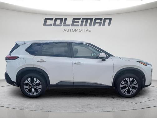 White 2023 Nissan Rogue SV
