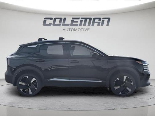Super Black 2026 Nissan Kicks SR