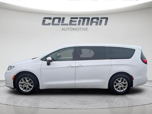 Bright White Clearcoat 2023 Chrysler Pacifica Touring-L