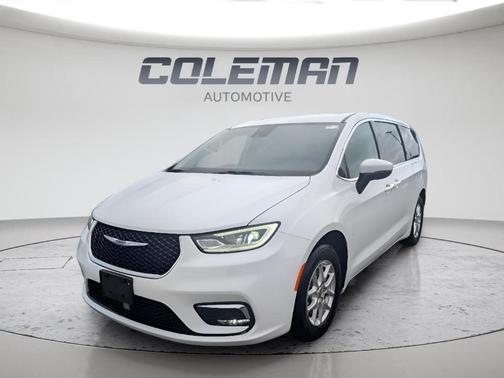Bright White Clearcoat 2023 Chrysler Pacifica Touring-L