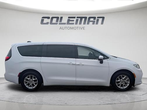 Bright White Clearcoat 2023 Chrysler Pacifica Touring-L
