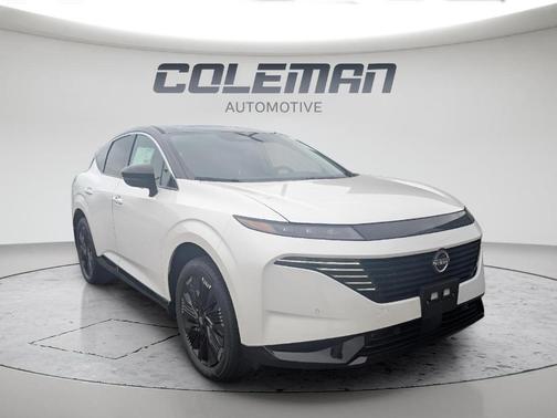 White / Black 2026 Nissan Murano Platinum