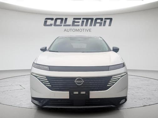 White / Black 2026 Nissan Murano Platinum