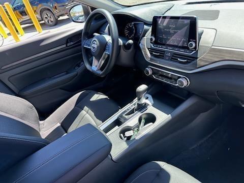 Glacier White 2026 Nissan Altima SV