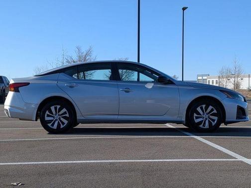 Brilliant Silver Metallic 2025 Nissan Altima S