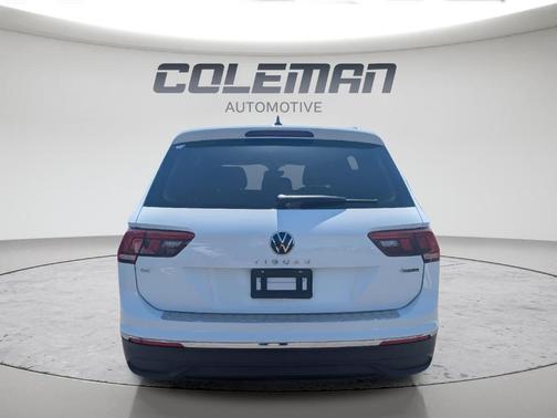 Pure White 2022 Volkswagen Tiguan 2.0T SE