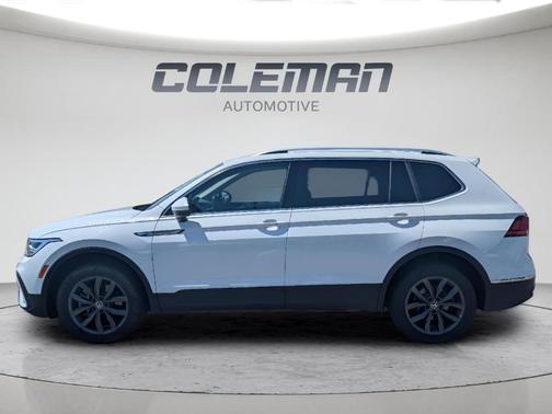 Pure White 2022 Volkswagen Tiguan 2.0T SE