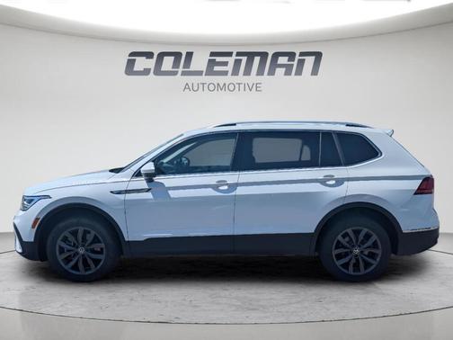 Pure White 2022 Volkswagen Tiguan 2.0T SE