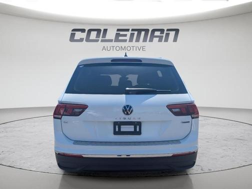 Pure White 2022 Volkswagen Tiguan 2.0T SE
