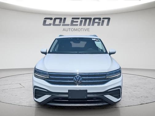Pure White 2022 Volkswagen Tiguan 2.0T SE