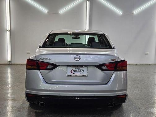Brilliant Silver Metallic 2025 Nissan Altima SR