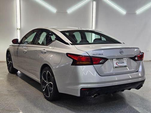 Brilliant Silver Metallic 2025 Nissan Altima SR