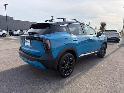 Arctic Ice Blue 2027 Nissan Kicks SR