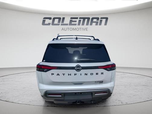 Everest White P 2026 Nissan Pathfinder Platinum