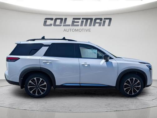 Everest White P 2026 Nissan Pathfinder Platinum