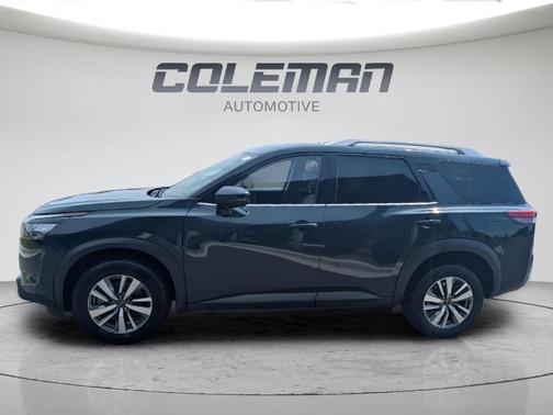 Obsidian Green 2025 Nissan Pathfinder SL