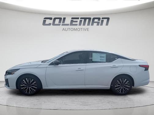 Glacier White 2026 Nissan Altima 2.5 SV
