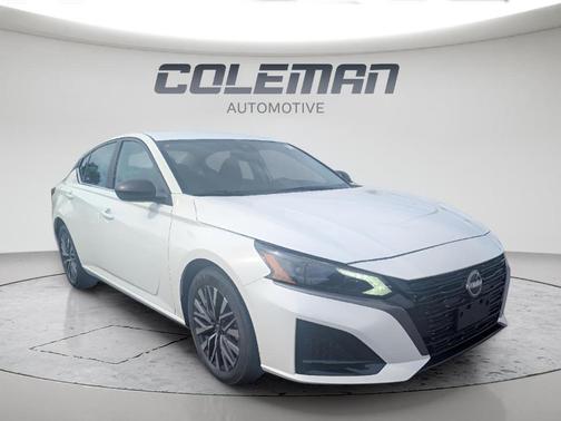 Glacier White 2026 Nissan Altima 2.5 SV