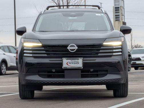 Super Black 2025 Nissan Kicks SV