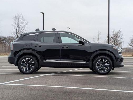 Super Black 2025 Nissan Kicks SV