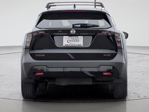 Super Black 2025 Nissan Kicks SV