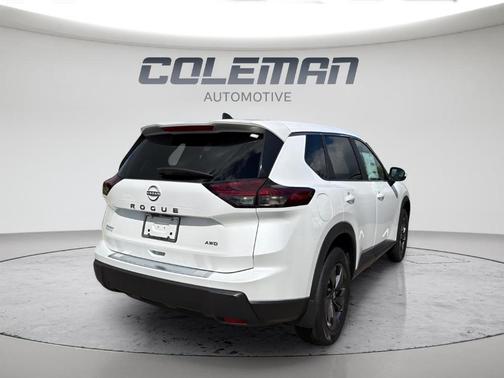 Pearl 2026 Nissan Rogue SV