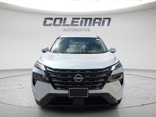 Pearl 2026 Nissan Rogue SV