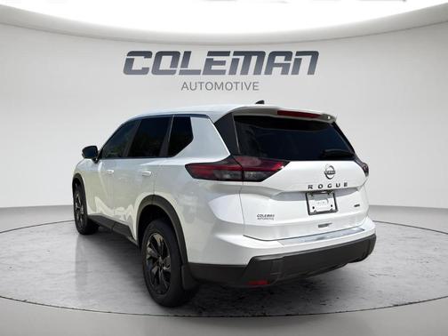 Pearl 2026 Nissan Rogue SV