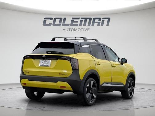 2t Ylw Blk Roof 2026 Nissan Kicks SR