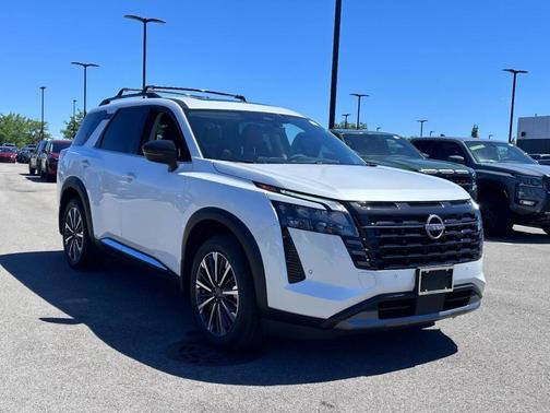 Everest 2026 Nissan Pathfinder Platinum