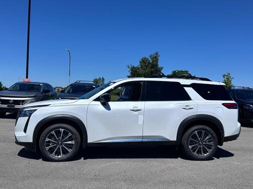 Everest 2026 Nissan Pathfinder Platinum