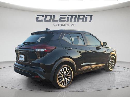 Super Black 2021 Nissan Kicks SV