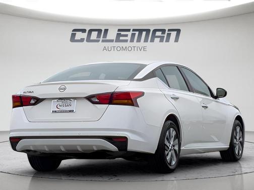 Glacier White 2025 Nissan Altima S