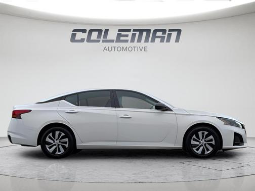 Glacier White 2025 Nissan Altima S