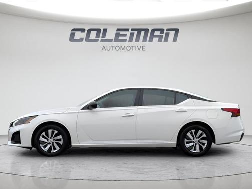 Glacier White 2025 Nissan Altima S