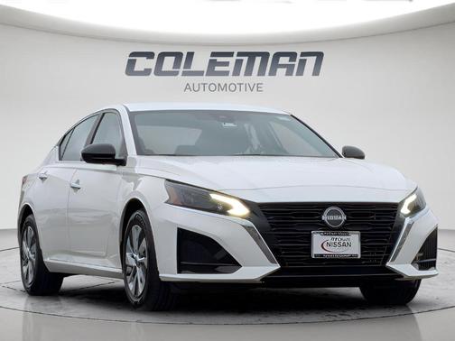 Glacier White 2025 Nissan Altima S