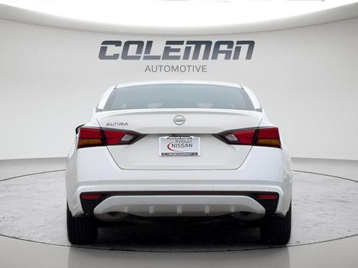 Glacier White 2025 Nissan Altima S