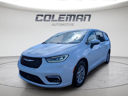 Bright White Clearcoat 2023 Chrysler Pacifica Touring-L