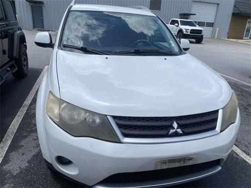 Diamond White Pearl 2008 Mitsubishi Outlander XLS